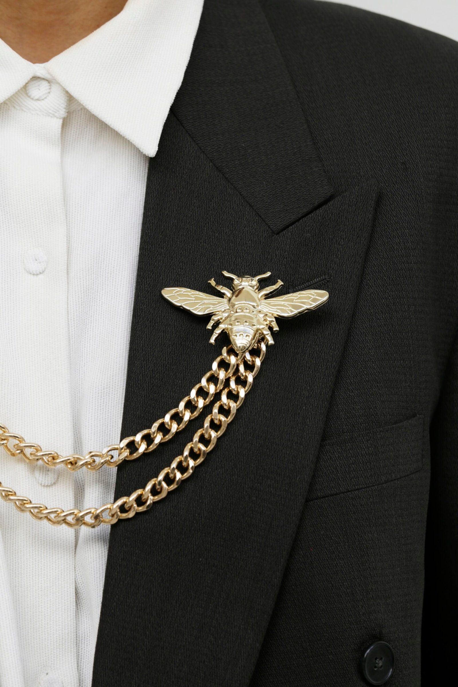 Two Bees 005 + Small Chain - Image 6